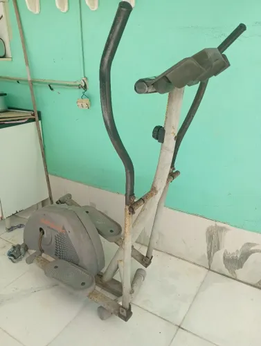 Elíptico bicicleta ergométrica Magnético Athletic CLT 10 8 Níveis de Esforço