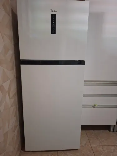 Geladeira Midea