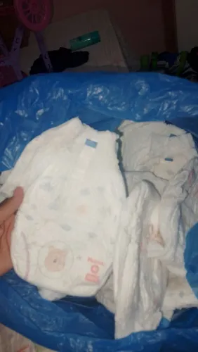 Fraldas variáveis, Huggies e personal.