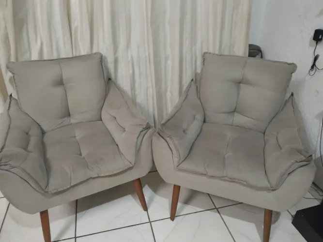 DUAS POLTRONAS - Cor cappuccino 300,00