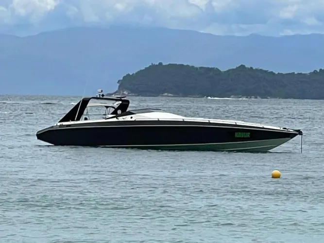 Lancha Magnum 39