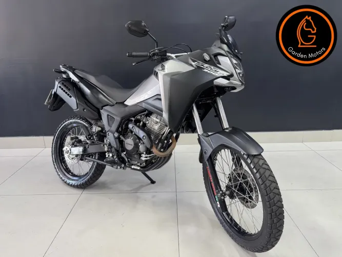 XRE Sahara 300 - Troco e Financio