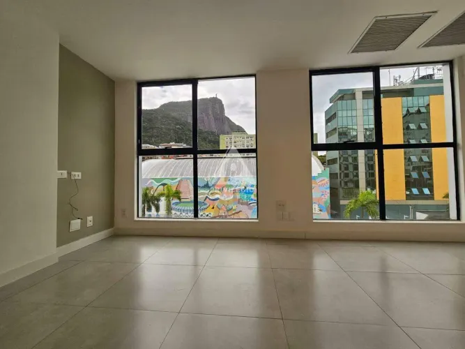 Sala Comercial à venda no Jardim Botânico (RJ) | 35 m² ao lado da Rua Lopes Quintas