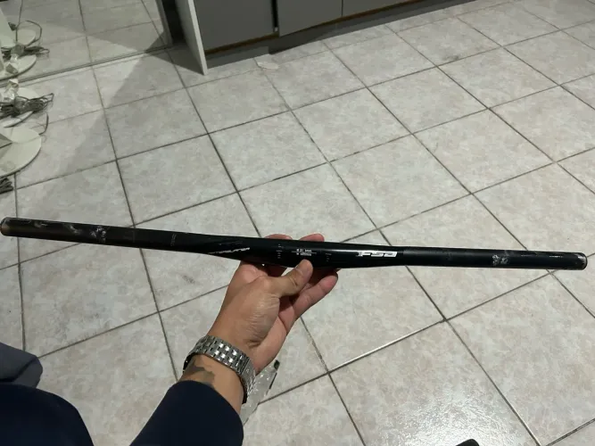 Guidão FSA Afterburner 31,8 x 685 mm ? Seminovo