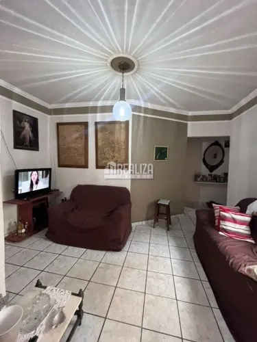 Casa com 2 Quarto(s) e 2 banheiro(s) para Alugar, 102 m² por R$ 3090 / Mês