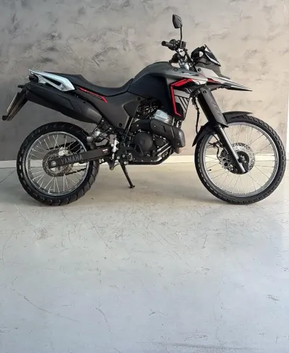 Zero com apenas 2.900 km