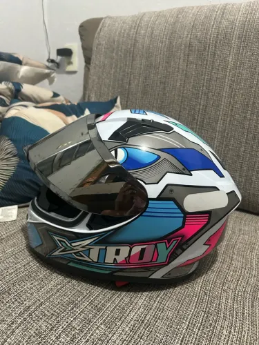 Capacete feminino/ Moto