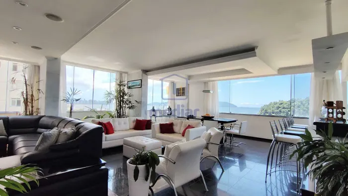 Apartamento Vista para o Mar de todos os cômodos, com 3 dormitórios, 2 vagas - José Menino