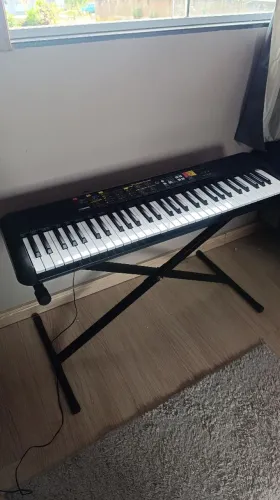 Yamaha PSR F52 + suporte X + Fone Headset