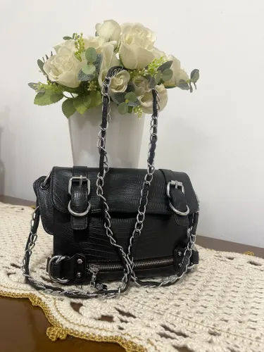 Bolsa preta de corrente