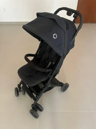 Carrinho Lara² Maxi Cozi azul marinho