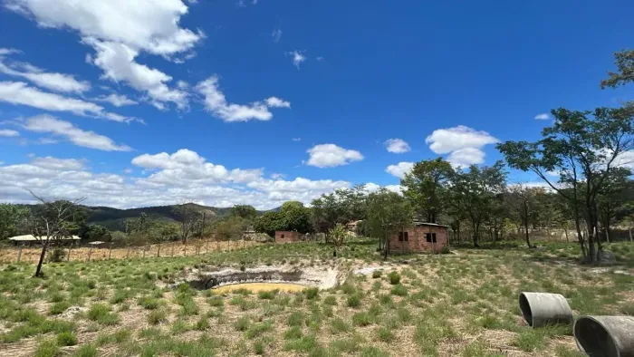 Terreno com muito Potencial em Ravena 4.000 m² todo cercado e telado!