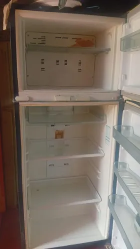 Vendo uma geladeira frosfree