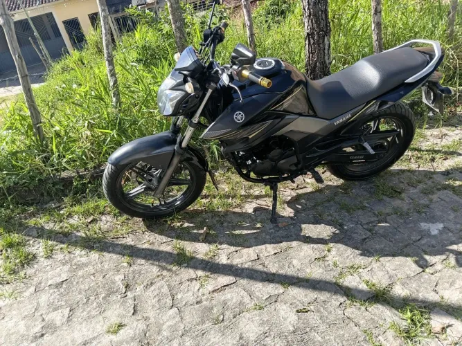 Yamaha fazer 250 cilindrada