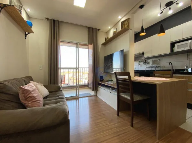 Apartamento em Suzano/SP; 2 dormitórios (1 suíte); cozinha planejada; sacada; 1 vaga; cond