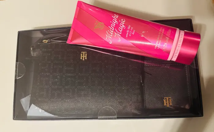 Kit Tommy Hilfiger - Brinde Victoria Secret