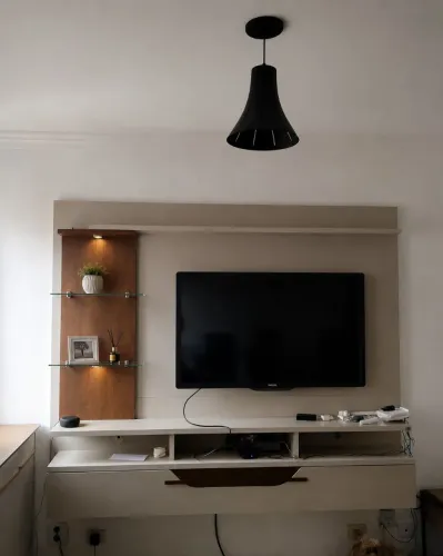 Painel de TV com Rack - medindo 2mx1.60m