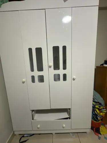 Guarda roupa infantil