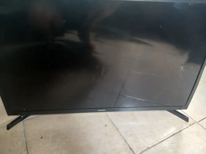Tv 32 polegadas retirar pecas