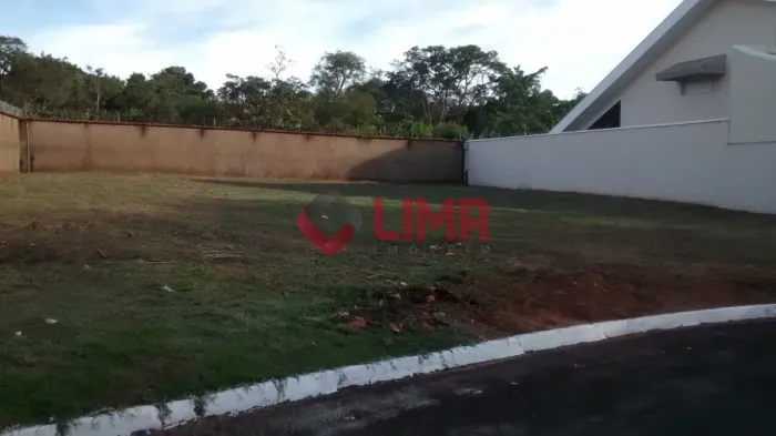 ÓTIMO TERRENO NO CONDOMINIO FECHADO JARDIM COLONIAL - BAURU / SP