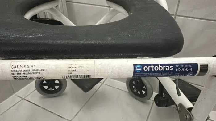 Cadeira de Banho Ortobras - Excelente Estado