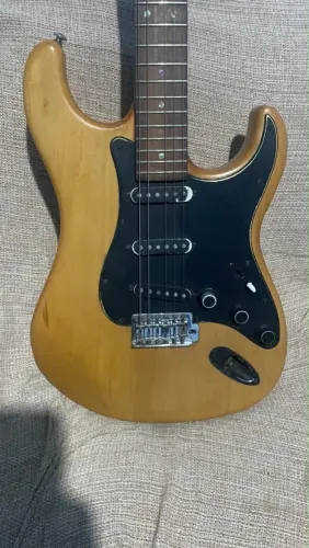Guitarra a Venda