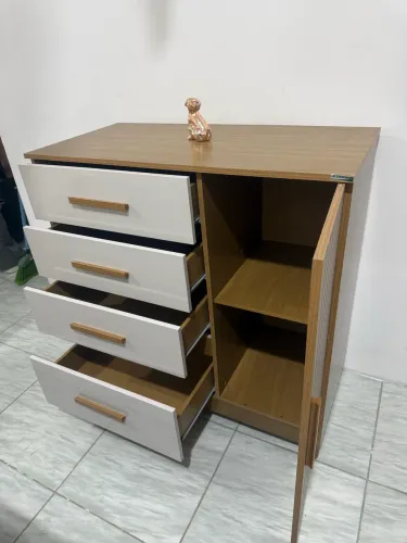 Cômoda de 4 gavetas 1 portas 100% MDF nova disponível
