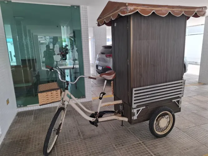Triciclo com Baú "Leia a descrição"