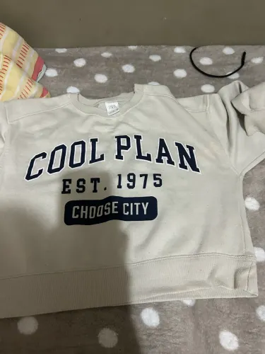 Moletom da zara comprado por 200 reais