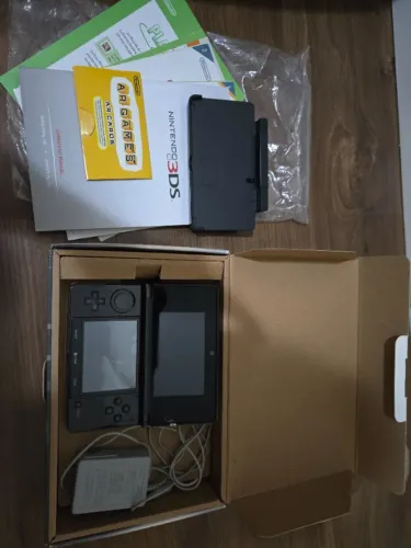 3ds old , cosmo black ,completo e em bom estado - CIB