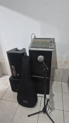Som profissional, caixas ativos.