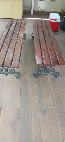 Banco para jardim/ chácara madeira ripada com ferro fundido 