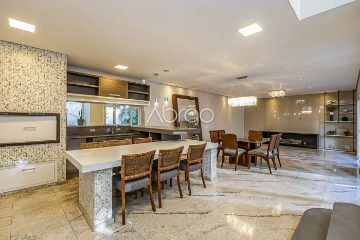 Casa semimobiliada com 4 suítes para alugar no Rebouças - 250 m² - Jardim e Espaço Gourmet