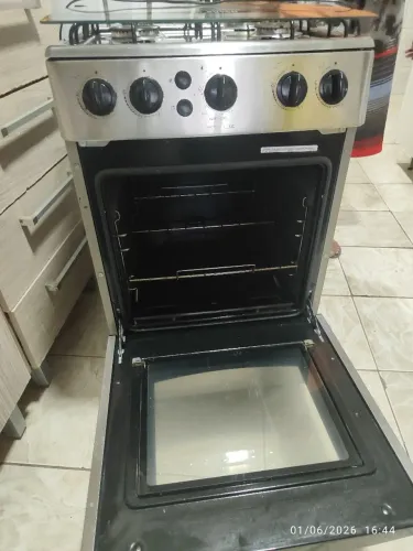 Vendo fogão 4 bocas Bosh em perfeito estado de conservação 