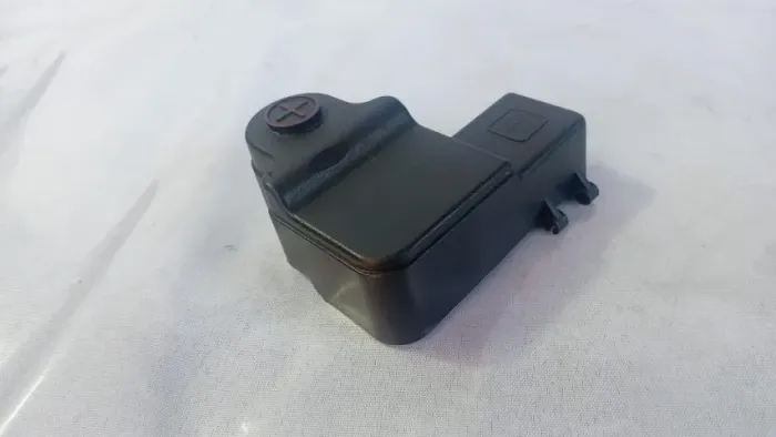 Hyundai  Tucson 2015/2016  PERFEITO ESTADO  Peça:Tampa Polo Positivo bateria