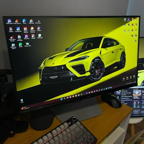 Monitor TCL / 300Hz / Mini-LED. (NOVO)
