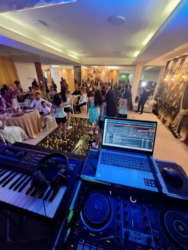 SONORIZAÇÃO PARA SUA FESTA, DJS, SOM E BANDA