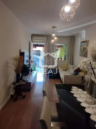 Casa térrea à venda na Vila Prel de 164m² com 2 suítes e 3 vagas de garagem