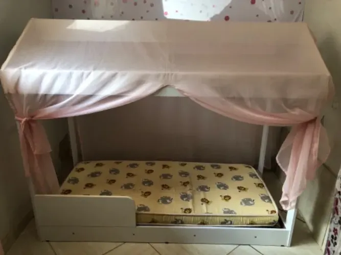 Cama infantil montessoriana 