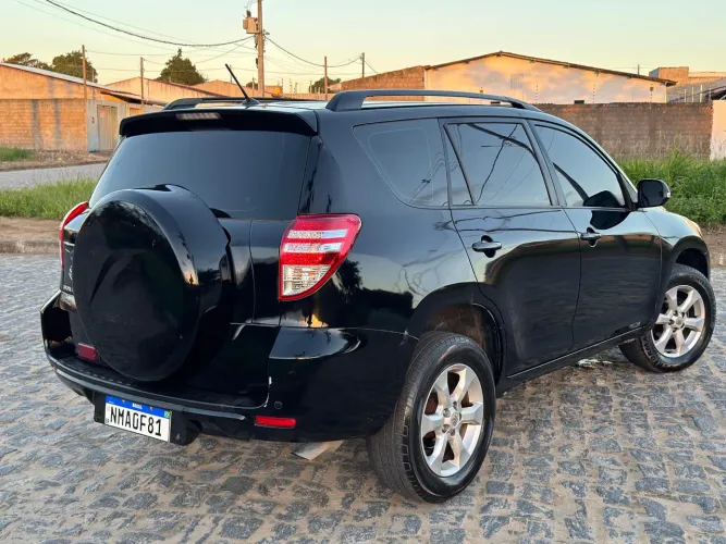 Toyota RAV4 2.4 4X2 16V 170cv Aut. 2011
