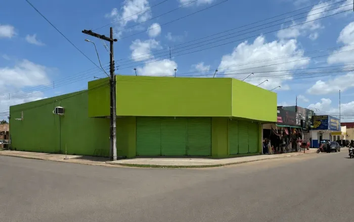 Locação. Loja de esquina. Rua Solon Rodrigues. 415 m2 de área construída. 