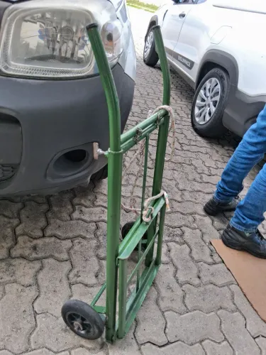 Carrinho de carga. 300$