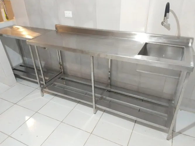 Mesa de  inox  tudo pra sua cozinha industrial