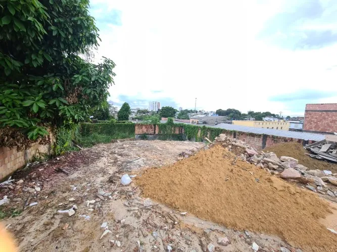 Vendo Excelente Terreno na Praça 14