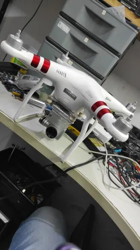 Drone Phantom 3 standard com 2 baterias  