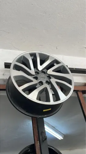 Roda Frontier aro 20 Grafite diamantada.