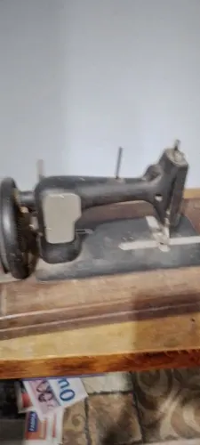 Maquina de costura antiga