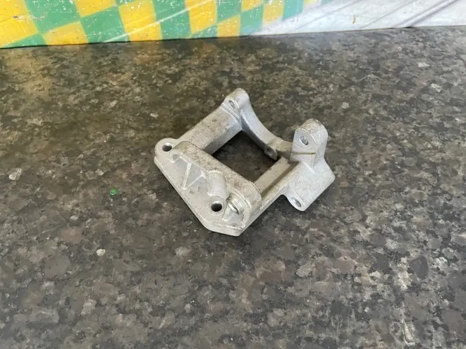 Suporte da bomba direção hidráulica Cherry qq 1.0 3cc 371f-3407015