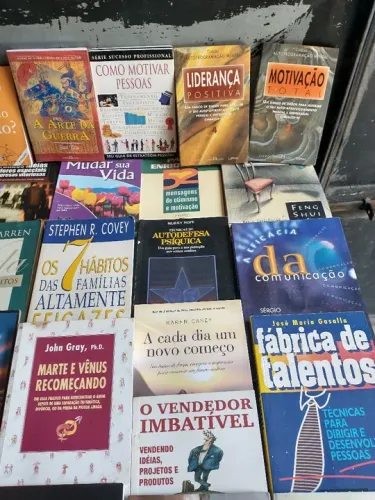 VENDO GRANDE ACERVO DE LIVROS USADOS, PRECINHO BEM BAIXO, PEXINCHA.