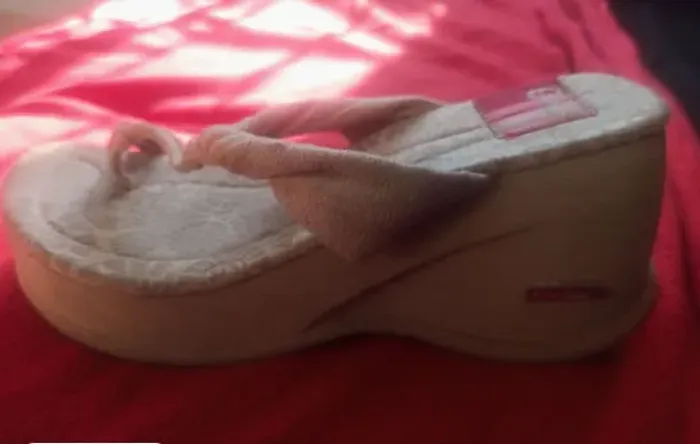 chinelo lui lui